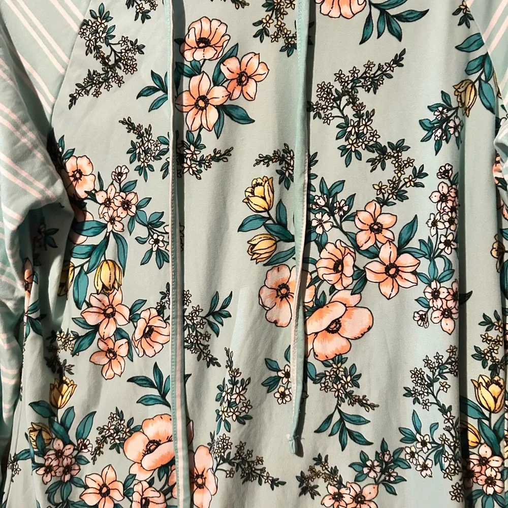 Ultra Flirt Mint Floral Hooded Tunic with Striped Sleeves